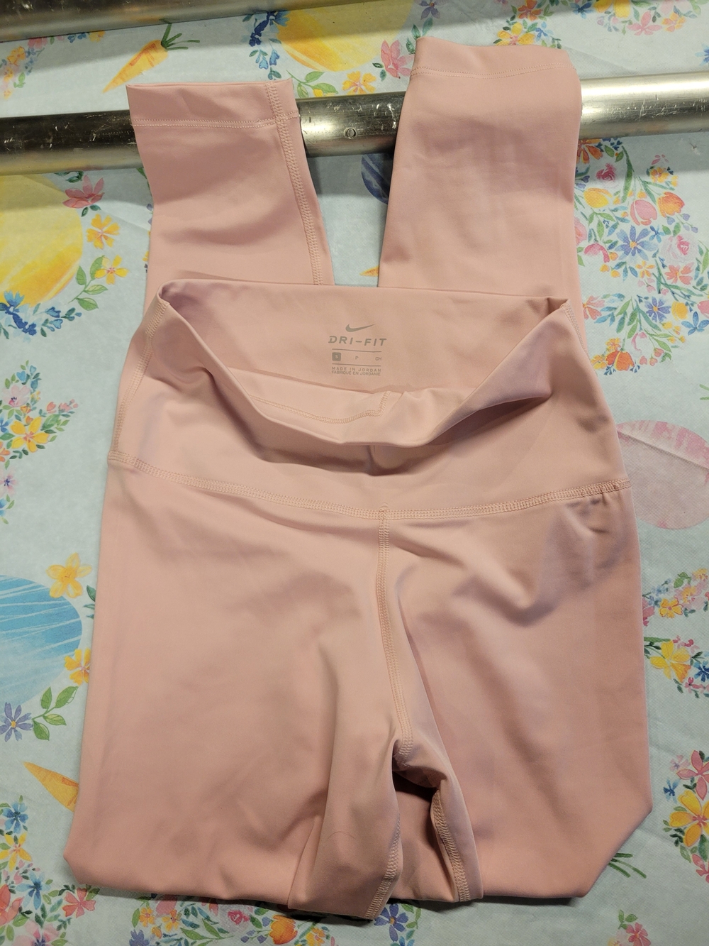 Nike Dri-FIT Leggings in Light Pink